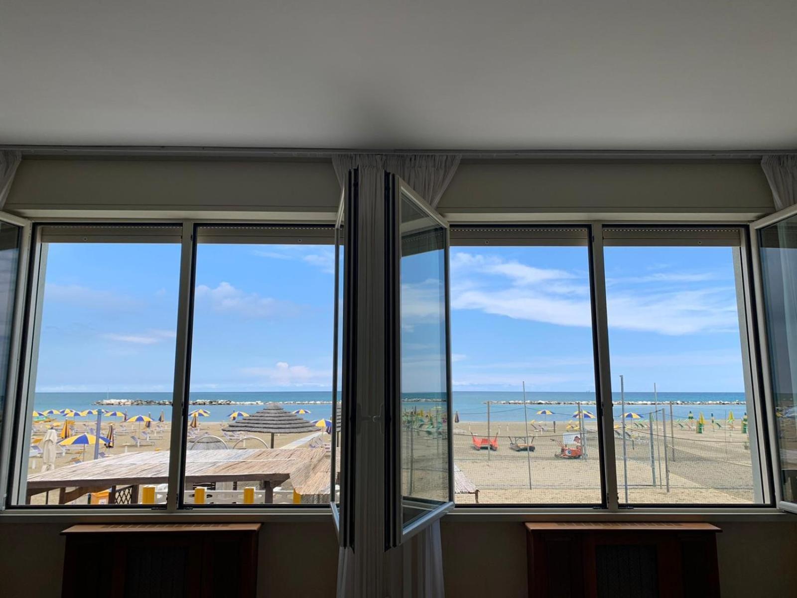 Hotel Acquamarina Viserba Rimini Bagian luar foto