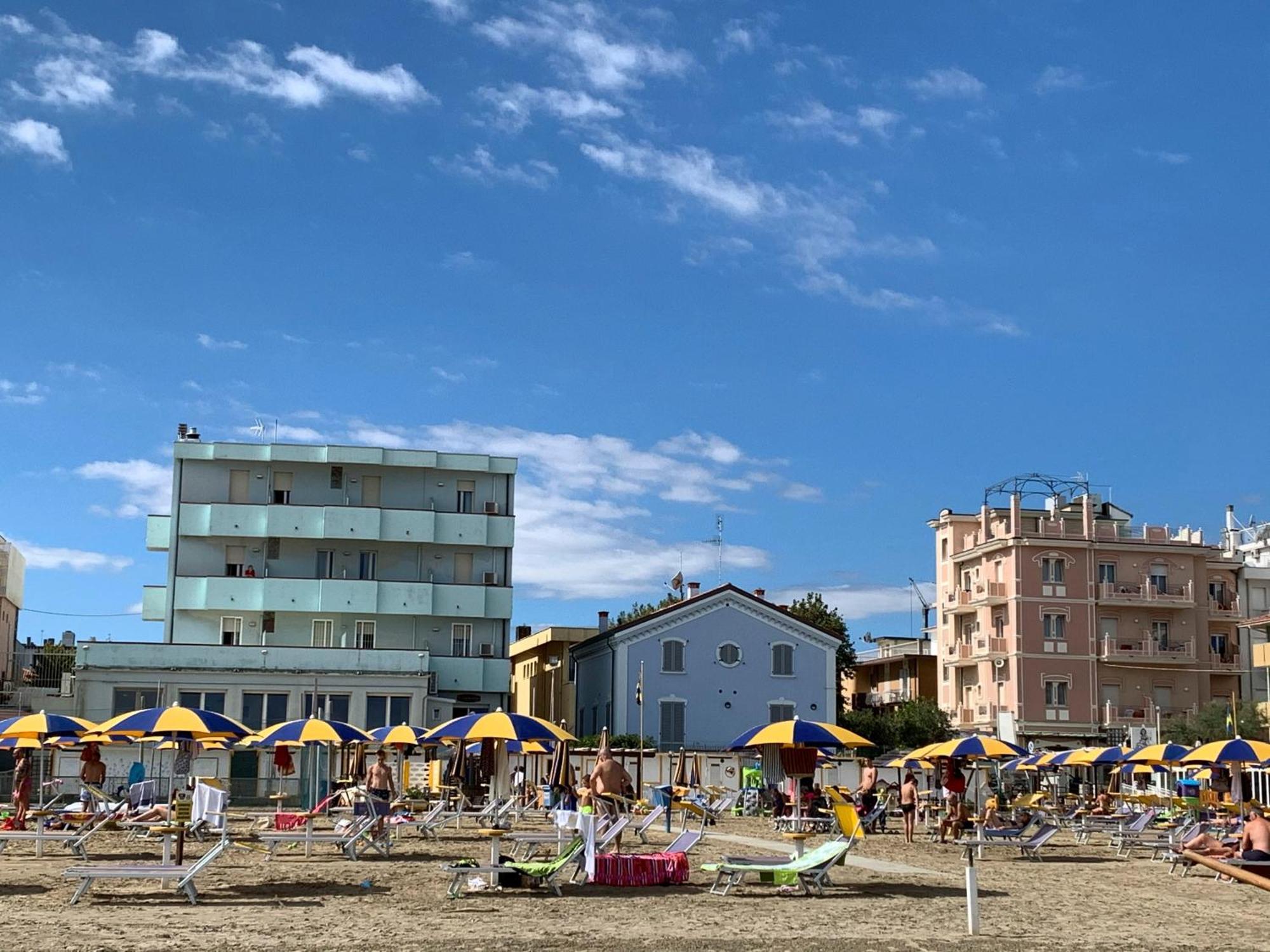 Hotel Acquamarina Viserba Rimini Bagian luar foto