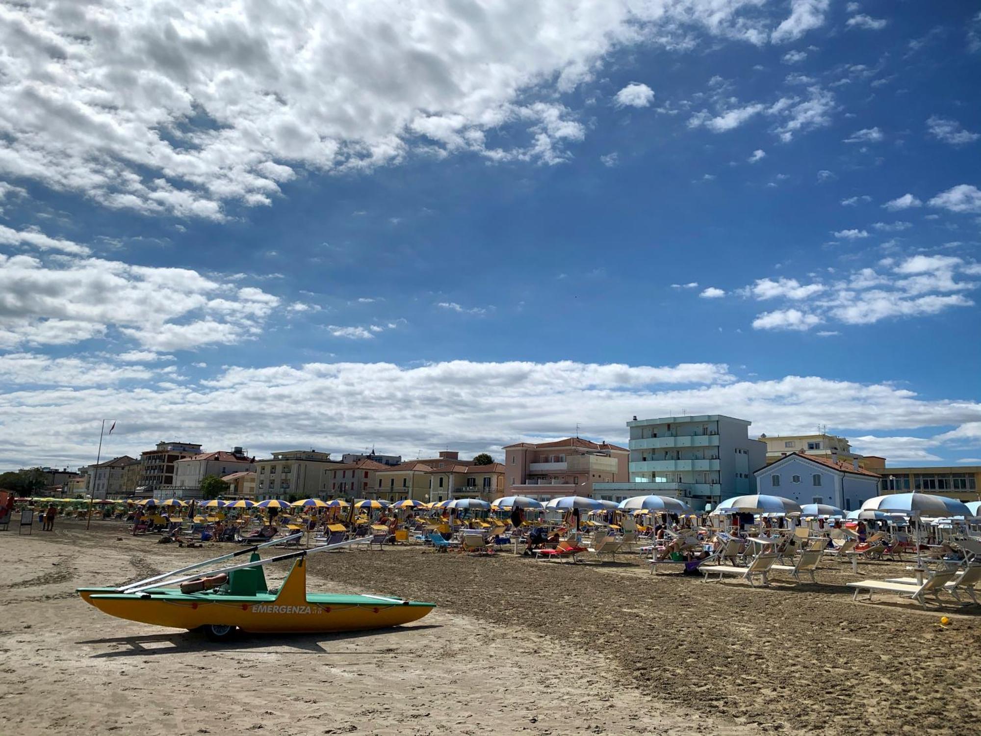 Hotel Acquamarina Viserba Rimini Bagian luar foto