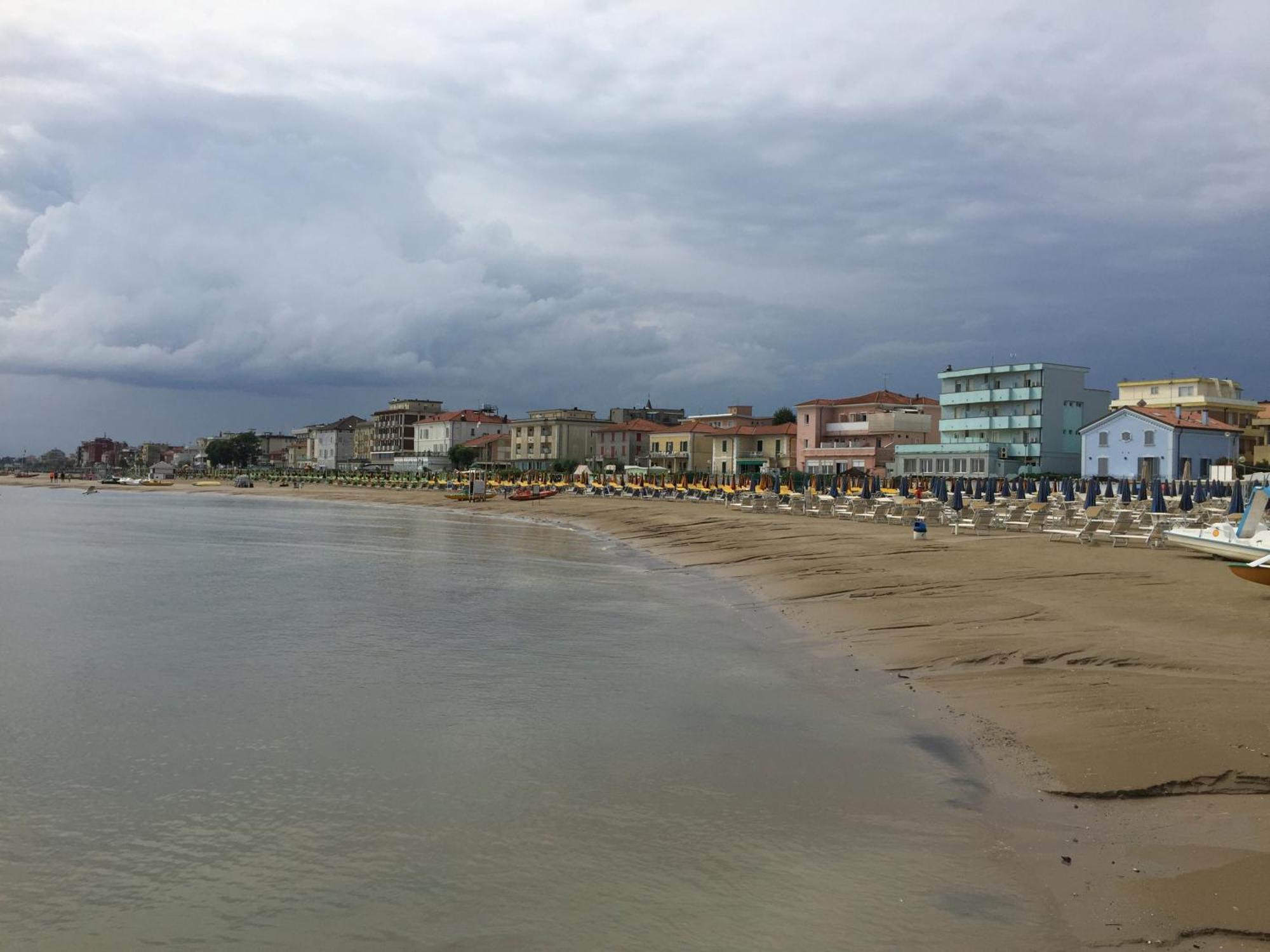 Hotel Acquamarina Viserba Rimini Bagian luar foto
