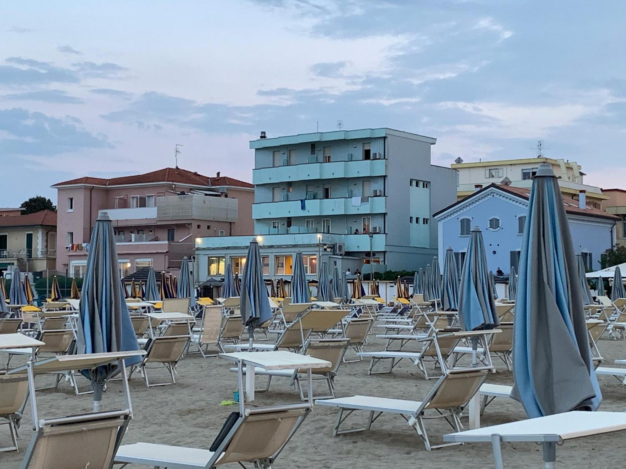 Hotel Acquamarina Viserba Rimini Bagian luar foto