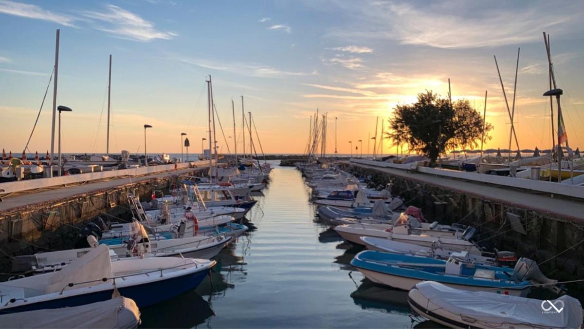 Hotel Acquamarina Viserba Rimini Bagian luar foto